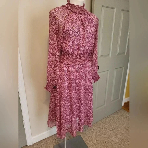 O.P.T On The Run Micro Ditsy Floral Smocked Midi Dress(S) - Picture 2 of 13